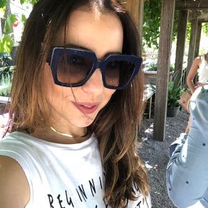 Meet your Posher, Livia